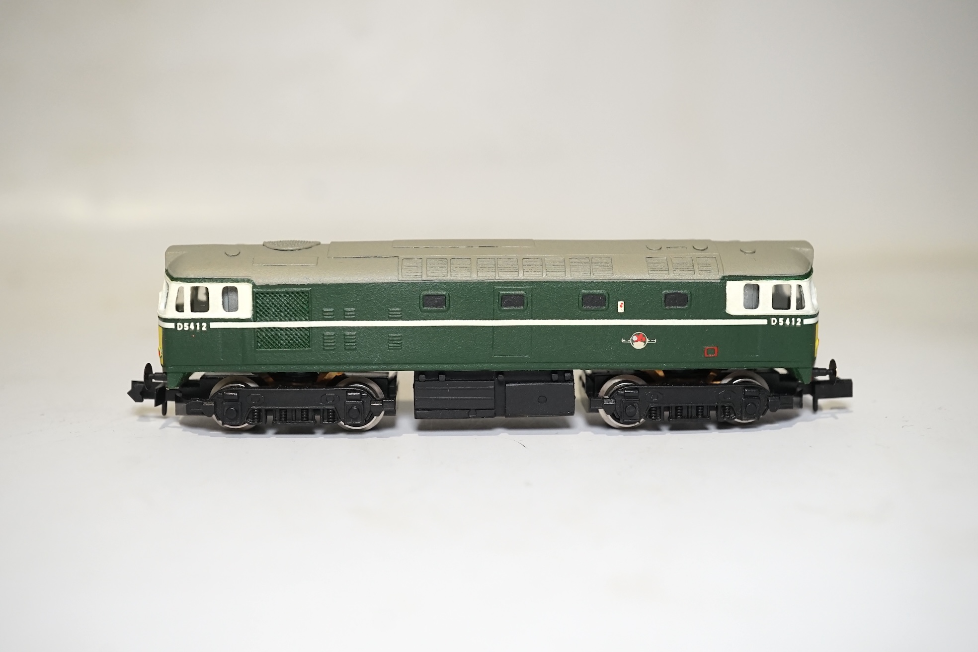 Two boxed Silver Fox Models N gauge BR Bo-Bo diesel locomotives; a Class 24 in dark blue livery, 24 067, and a Class 27 in dark green livery, D5412. Condition - good.